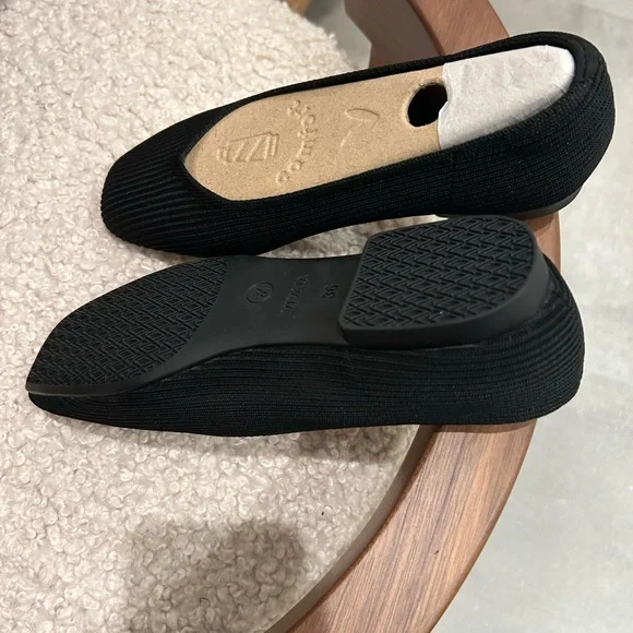 Elegant Women's Black and Beige Flats - Picture 4 of 8